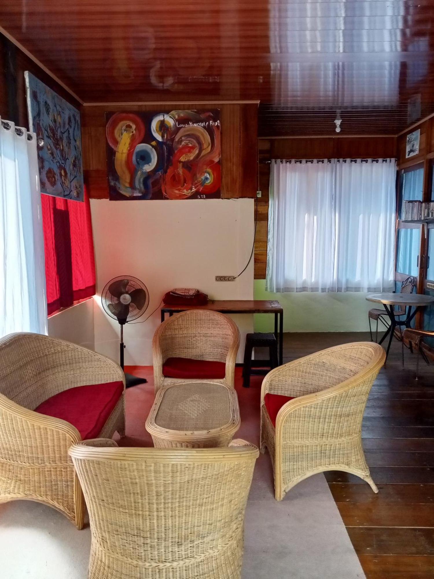 Apartamento Air Manis Secret Surfcamp Taluk Batung Exterior foto